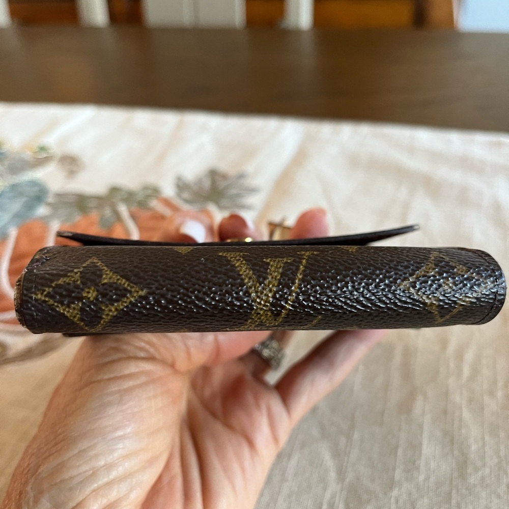 Louis Vuitton Monogram Elise  Trifold Wallet - Picture 4 of 16